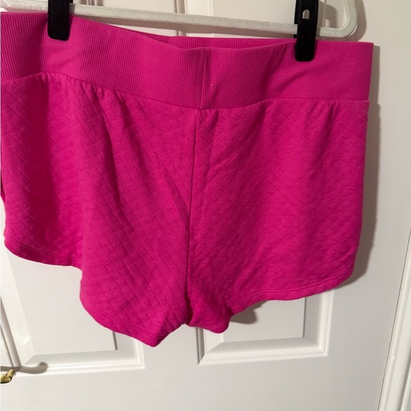 2/$35 Stars Above Fuchsia Quilted Pullover Sweatshirt Shorts PJ Set sz XL - Picture 6 of 10